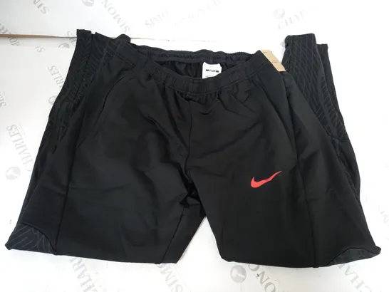 NIKE DRI FIT SLIM FIT BLACK PANTS - L