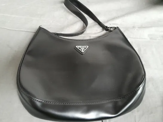 PRADA HAND BAG IN BLACK 