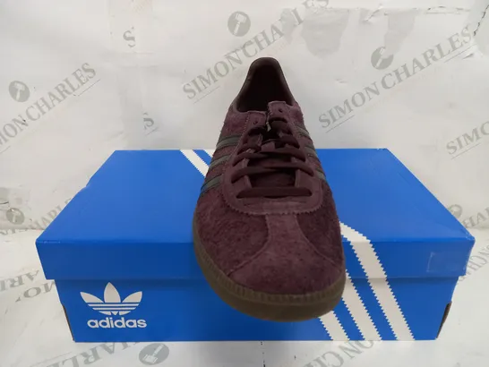 BOXED PAIR OF ADIDAS BEAVER TRAINERS IN PURPLE - UK 9 1/2