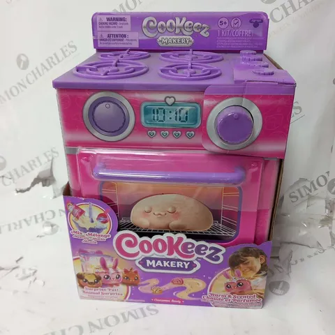BRAND NEW BOXED COOKEEZ MAKERY SURPRISE PET