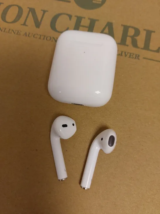 APPLE AIRPODS - 2ND GENERATION