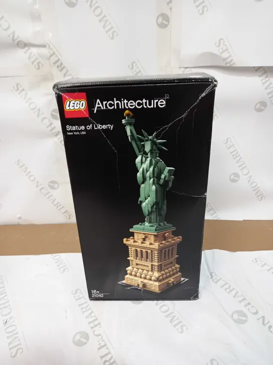 LEGO ARCHITECTURE EMPIRE STATE BUILDING (SET 21042) RRP £114.99