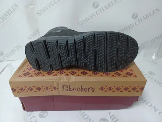 BOXED PAIR OF SKECHERS SYNERGY WARM BOOTS, BLACK - SIZE 6