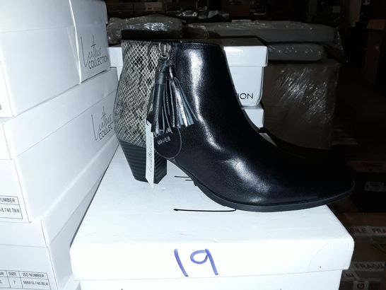 LOT OF 4 CLAUDIA IDEA BLACK ANKLE BOOTS SIZE 8
