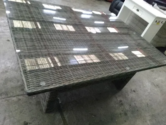 RATTAN DINING TABLE WITH GLASS TOP