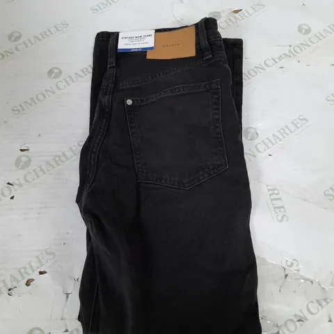 H&M VINTAGE MOM JEANS IN BLACK DENIM - EUR 36