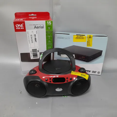 APPROXIMATELY 30 ASSORTED TECH PRODUCTS TO INCLUDE BLUETOOTH CD BOOMBOX, HDTV INDOOR AERIAL, DVD PLAYER