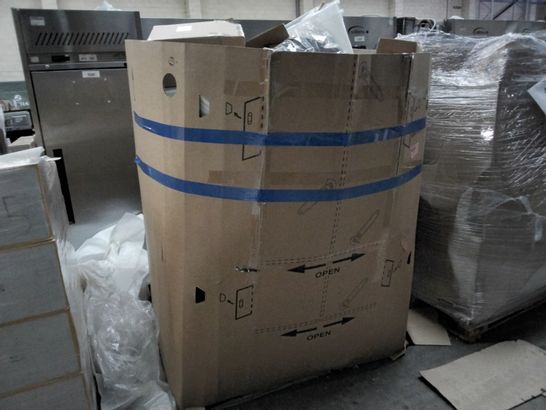 PALLET OF ASSORTED ITEMS INCLUDING, STRETCHED CANVAS, ART ITEMS, DECORATION PIECES, FITBIT WATCH STRAPS, 5 IN 1 MULTI REFLECTOR