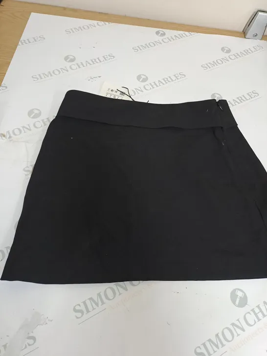 PULL&BEAR BLACK SKIRT  SIZE L 