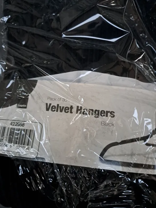 PACK OF 30 VELVET HANGERS