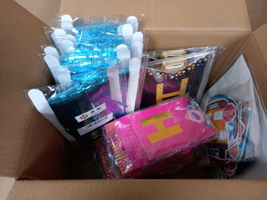 BOX OF VARIOUS CELEBRATORY ITEMS INCL. BLUE STREAMERS/RIBBONS, PINK "HAPPY BITHRDAY" PACKS AND "BACK 2 SCHOOL" GARLANDS