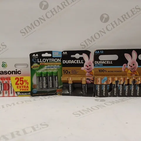 BOX OF APPROX 30 ASSORTED ITEMS TO INCLUDE - AA 12 DURACELL ULTRA - AA DURACELL SET OF 2 - AA 10 PANASONIC  ECT 