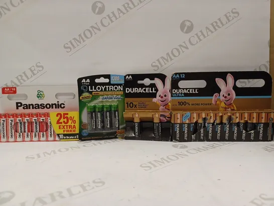 BOX OF APPROX 30 ASSORTED ITEMS TO INCLUDE - AA 12 DURACELL ULTRA - AA DURACELL SET OF 2 - AA 10 PANASONIC  ECT 