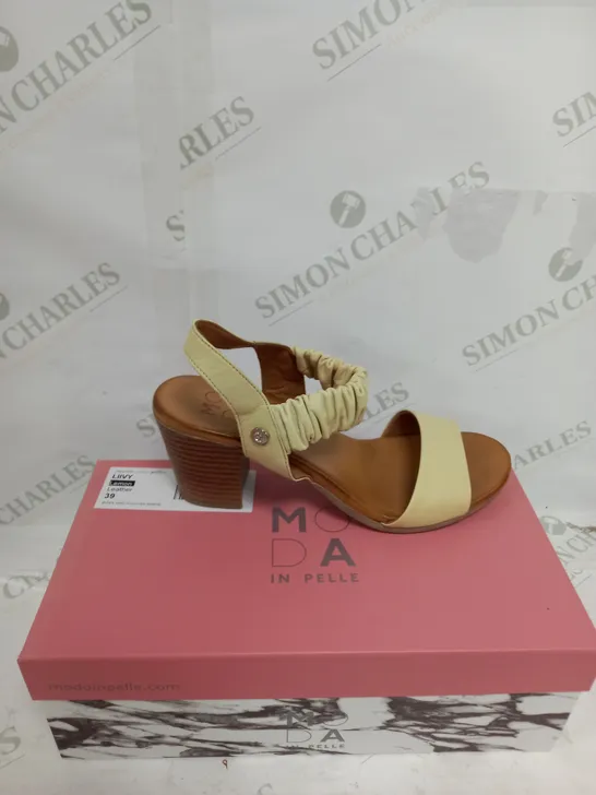 BOXED PAIR OF MODA IN PELLE HEELED SANDALS IN LEMON SIZE 6