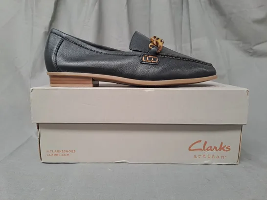 BOXED PAIR OF CLARKS ARTISAN SLIP-ON SHOES IN BLACK UK SIZE 6