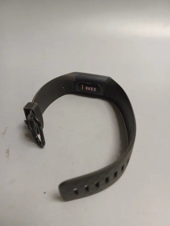 FITBIT CHARGE HEALTH & FITNESS TRACKER WATCH WITH RUBBER STRAP 