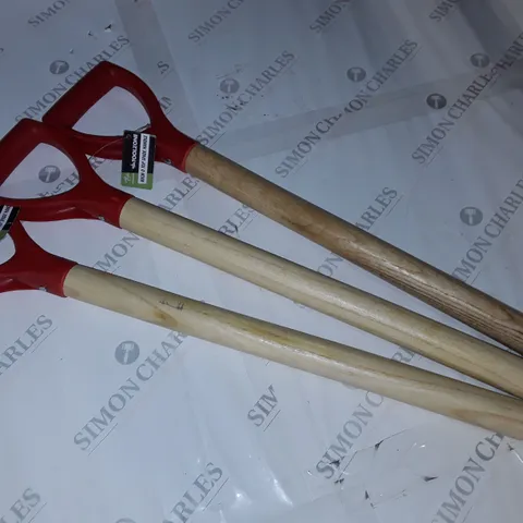 LOT OF 4 TOOLZONE 80CM D-TOP SPADE HANDLES