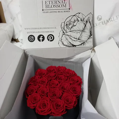 BOXED ETERNAL BLOSSOM RED ROSES