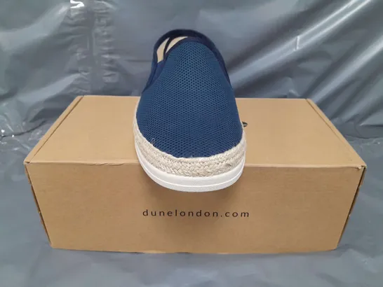 BOXED PAIR OF DUNE LONDON 165 FERDO MESH ESPADRILLE SHOES IN NAVY SIZE 9