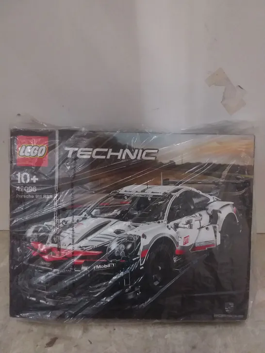 BOXED LEGO TECHNIC PORSCHE 911 RSR - SET 42096 RRP £139.99