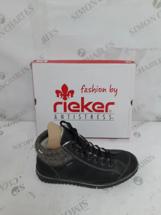 BOXED PAIR OF RIEKER LACE UP BOOTS IN BLACK SIZE 6.5