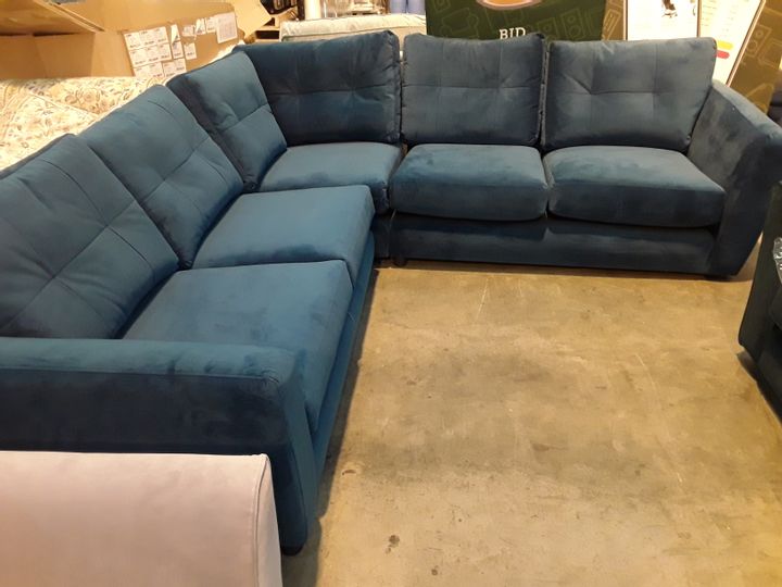 MADE TURQUOISE FABRIC CORNER SOFA GROUP 3220956Simon Charles Auctioneers