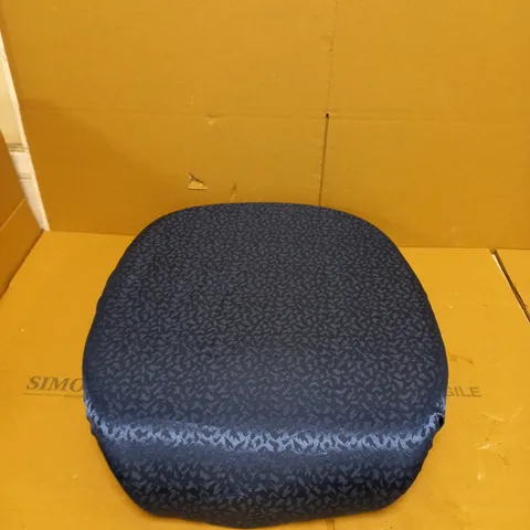 EASY LIFT ASSIST CUSHION