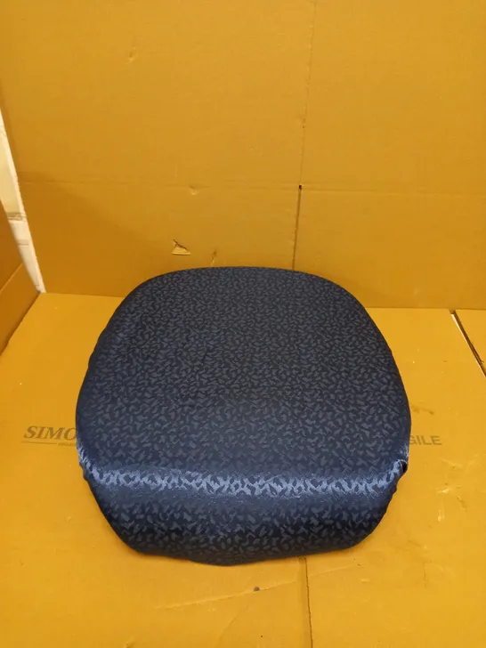 EASY LIFT ASSIST CUSHION