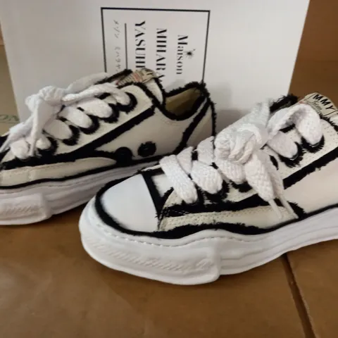 PAIR OF MAISO MIHARA YASUHIRO PETERSON LOW ORIGINAL SOLE TRAINERS IN WHITE - UK 8