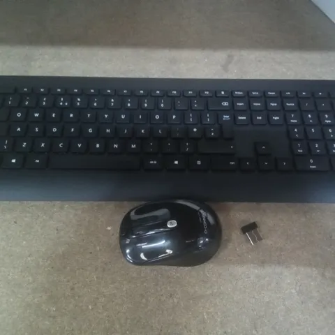 MICROSOFT WIRELESS 900 DESKTOP - KEYBOARD AND MOUSE COMBO