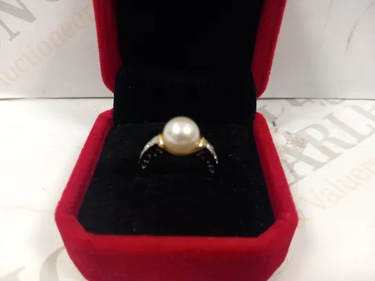 18CT GOLD PEARL AND DIAMOND RING