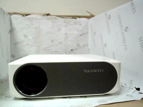 VANKYO PERFORMANCE V630 NATIVE 1080P FULL HD PROJECTOR WITH CARRY CASE