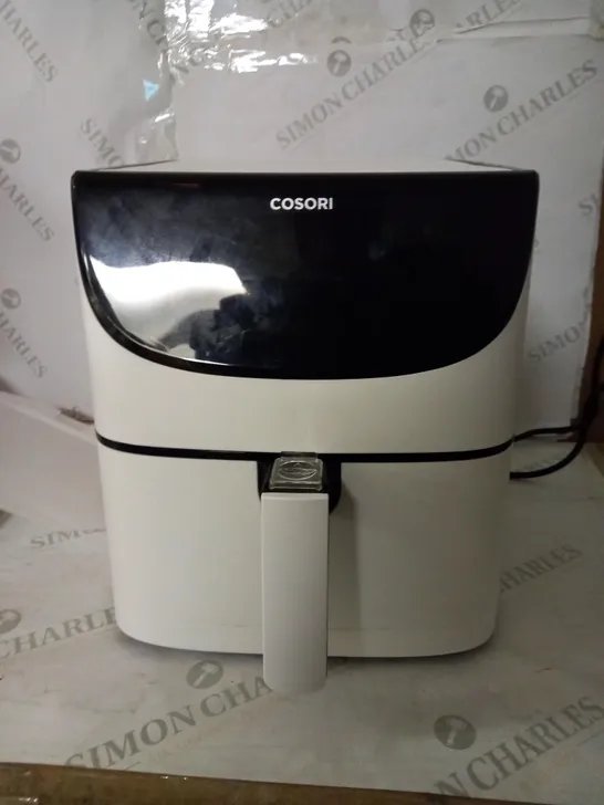 COSORI AIR FRYER 1700W MAX XXL 5.5L DIGITAL TOUCHSCREEN - WHITE