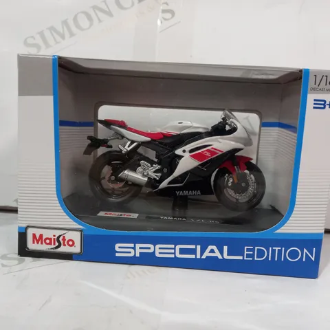 MAISTO SPECIAL EDITION 1/18 SCALE DIE-CAST YAMAHA MODEL