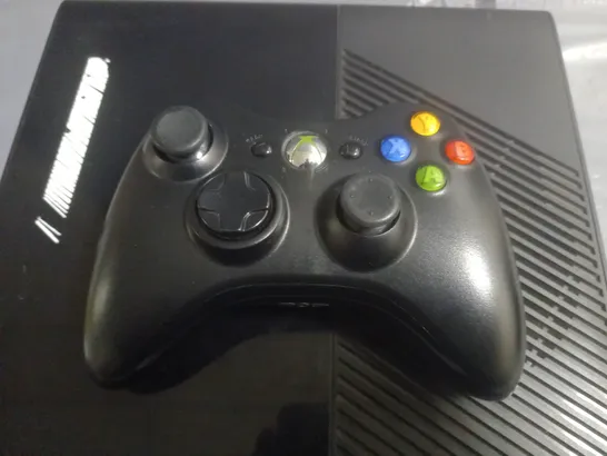 UNBOXED XBOX 360 E CONSOLE WITH CONTROLLER