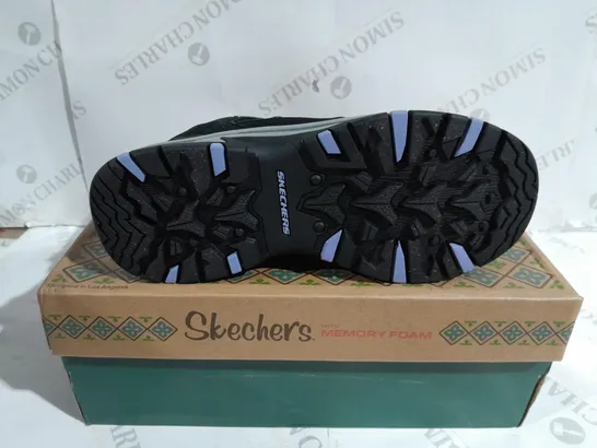 BOXED PAIR OF SKECHERS ALPHA WATERPROOF BOOTS BLACK UK SIZE 6