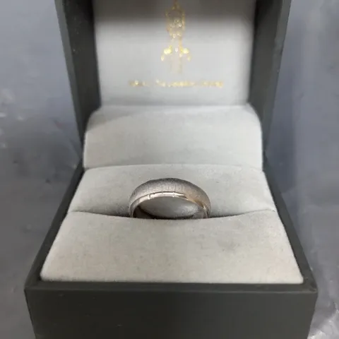 SILVER RING 