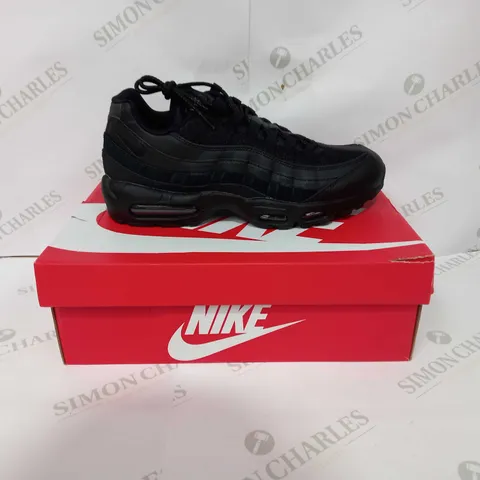 NIKE AIR MAX 95'S ESSENTIAL IN BLACK -  UK 11