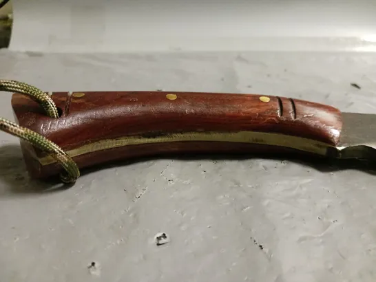 8.5" CURVED KNIFE WITH WOODEN HANDLE