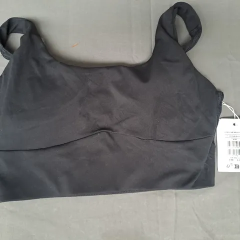 GYM SHARK LONGLINE SPORTS BRA IN BLACK SIZE MEDIUM