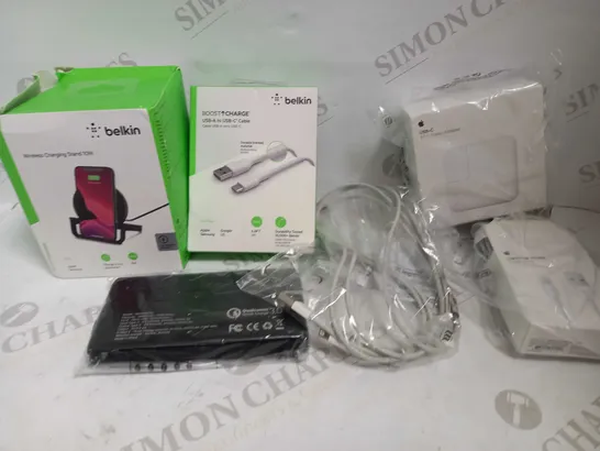 LOT OF APPROXIMATELY 15 ASSORTED CHARGERS & ACCESSORIES RRP £392