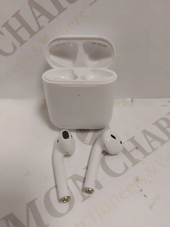 APPLE AIRPODS - 2ND GENERATION