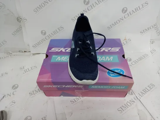 SKECHERS DYNAMITE LACE TRAINERS SIZE 5