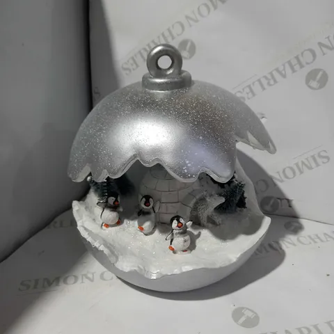 CHRISTMAS DETAILED BAUBLE DECORATION 