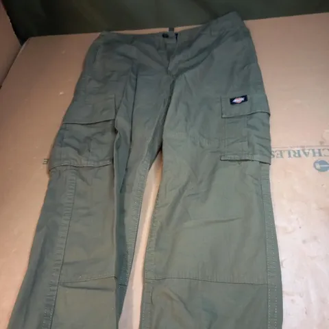 DICKIES GREEN CARGO TROUSERS SIZE W29