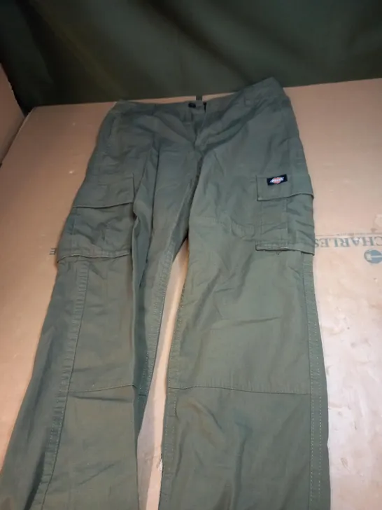 DICKIES GREEN CARGO TROUSERS SIZE W29