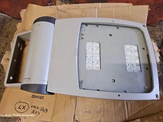 TRILUX LOSTAR 40 INDUSTRIAL LED FLOOD LIGHT