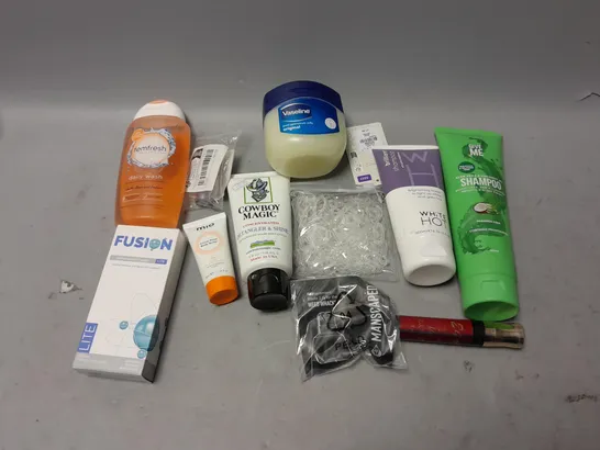 BOX OF APPROXIMATELY 15 COSMETIC ITEMS TO INCLUDE ECO FLOSS PICKS, IPX7 ELECTRIC TOOTHBRUSH, AND CLARINS FOAMING CLEANSER ETC 