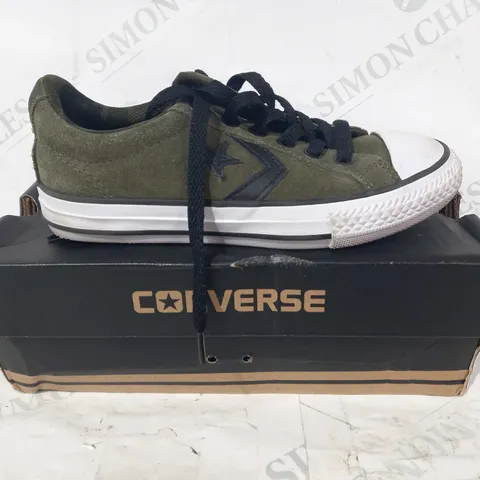 BOXED PAIR OF CONVERSE KIDS SHOES IN MOSS GREEN UK SIZE 12