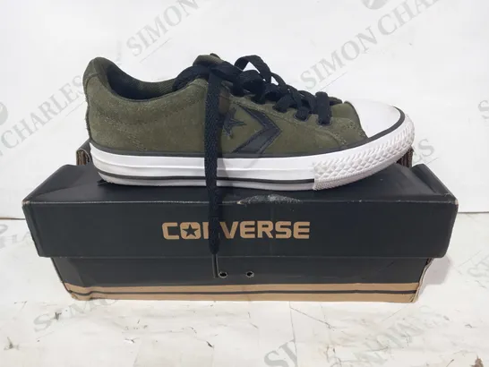 BOXED PAIR OF CONVERSE KIDS SHOES IN MOSS GREEN UK SIZE 12